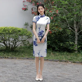 Sheng Kokosų Baltos, Mėlynos Gėlės Retro Slim Qipao Cheongsam Suknelė Jauni Mados Šilko Vidutinio Ilgio Stiliaus Cheongsam Suknelės Kinija
